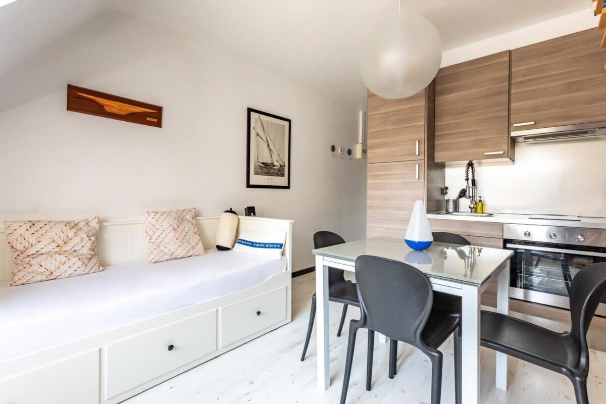 Le Capucin - Petit Duplex Avec Place De Parking Динард Екстериор снимка