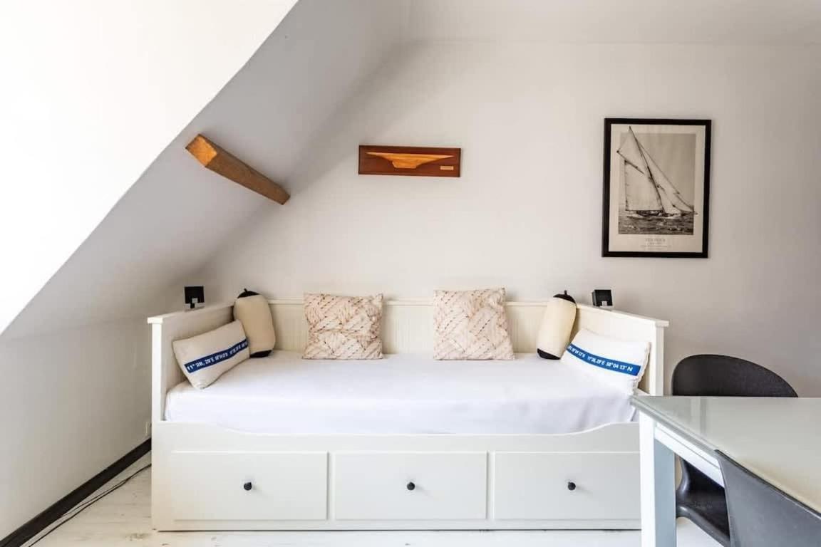 Le Capucin - Petit Duplex Avec Place De Parking Динард Екстериор снимка